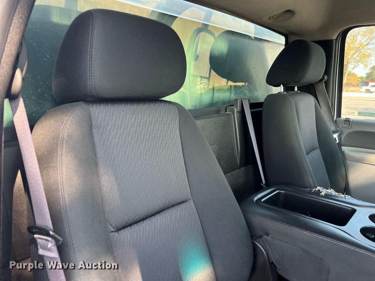 image for item LF9492 2013 Chevrolet 2500HD  animal control pickup