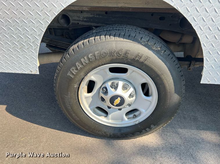 image for item LF9492 2013 Chevrolet 2500HD  animal control pickup