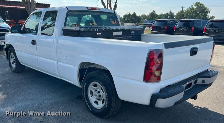 image for item LF9494 2003 Chevrolet Silverado 1500  Ext. Cab pickup truck