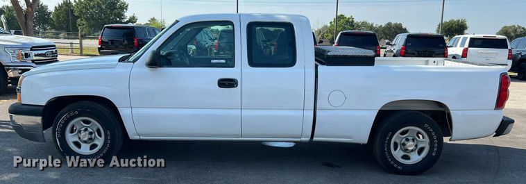 image for item LF9494 2003 Chevrolet Silverado 1500  Ext. Cab pickup truck