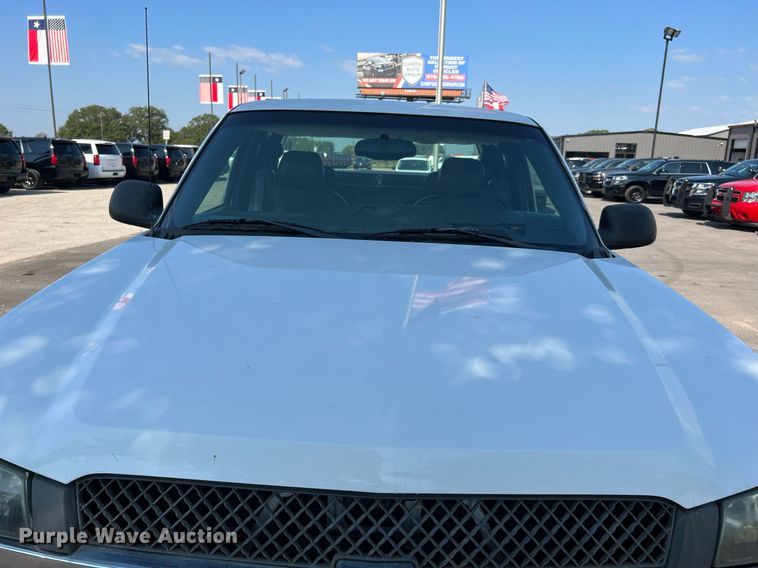 image for item LF9494 2003 Chevrolet Silverado 1500  Ext. Cab pickup truck