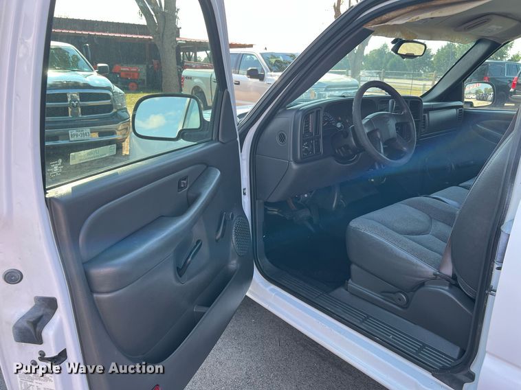 image for item LF9494 2003 Chevrolet Silverado 1500  Ext. Cab pickup truck