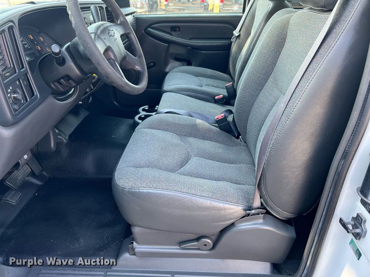 image for item LF9494 2003 Chevrolet Silverado 1500  Ext. Cab pickup truck