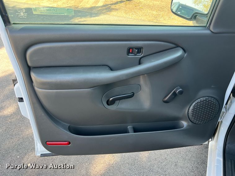 image for item LF9494 2003 Chevrolet Silverado 1500  Ext. Cab pickup truck