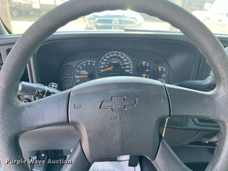 image for item LF9494 2003 Chevrolet Silverado 1500  Ext. Cab pickup truck