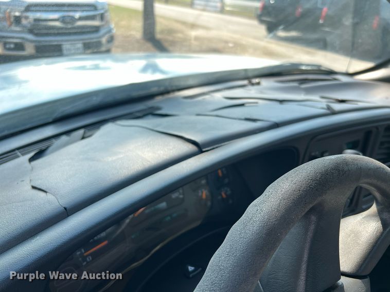 image for item LF9494 2003 Chevrolet Silverado 1500  Ext. Cab pickup truck