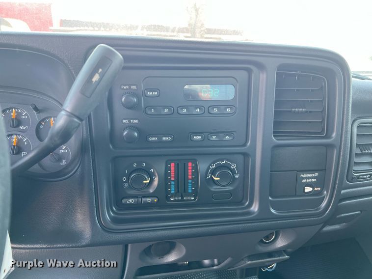 image for item LF9494 2003 Chevrolet Silverado 1500  Ext. Cab pickup truck