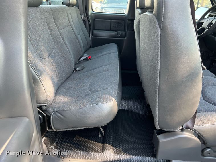 image for item LF9494 2003 Chevrolet Silverado 1500  Ext. Cab pickup truck