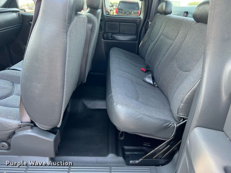 image for item LF9494 2003 Chevrolet Silverado 1500  Ext. Cab pickup truck