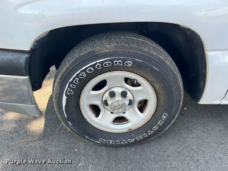 image for item LF9494 2003 Chevrolet Silverado 1500  Ext. Cab pickup truck