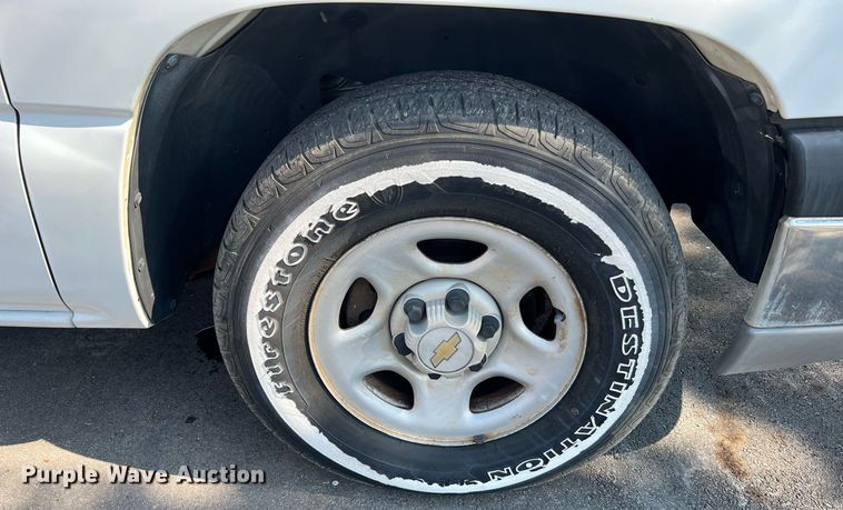 image for item LF9494 2003 Chevrolet Silverado 1500  Ext. Cab pickup truck