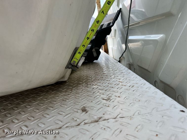 image for item LF9495 2006 International 4200  applicator truck