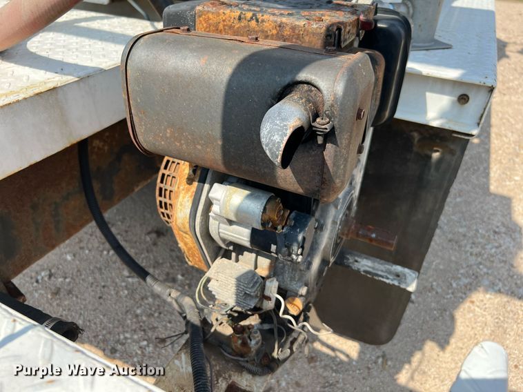 image for item LF9495 2006 International 4200  applicator truck