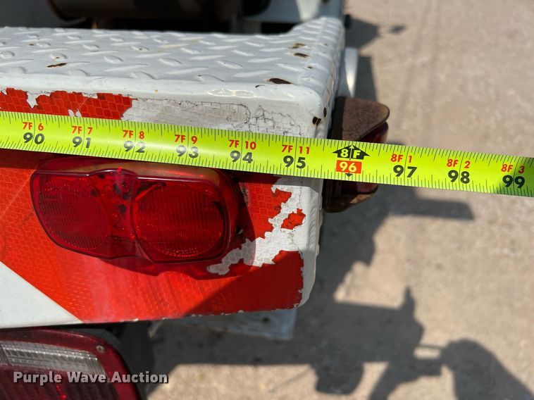 image for item LF9495 2006 International 4200  applicator truck