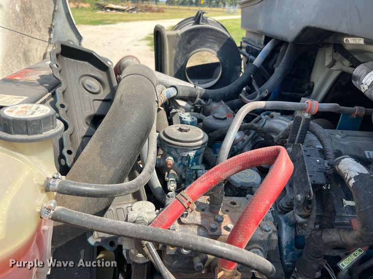 image for item LF9495 2006 International 4200  applicator truck