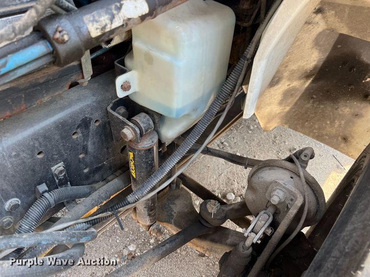 image for item LF9495 2006 International 4200  applicator truck