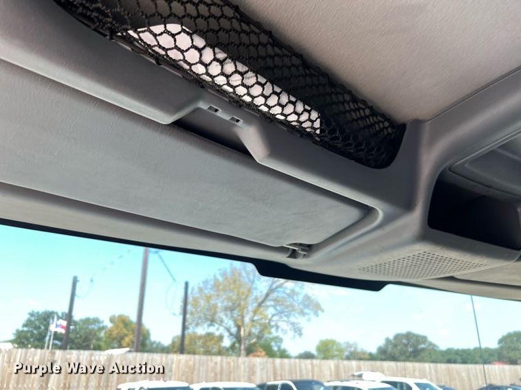 image for item LF9495 2006 International 4200  applicator truck