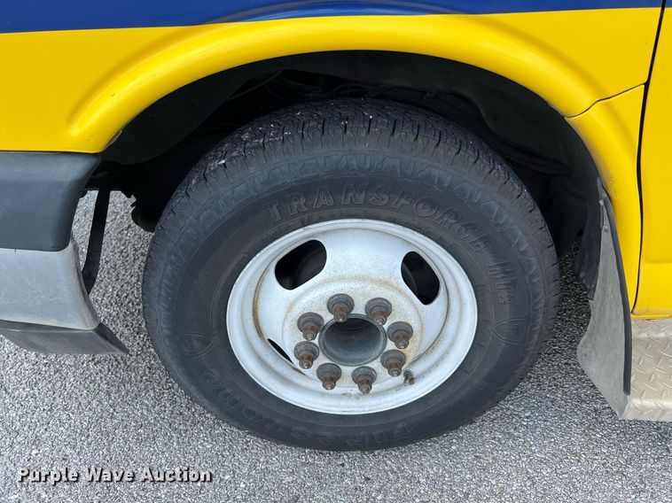 image for item LF9497 2017 Chevrolet Express  shuttle bus