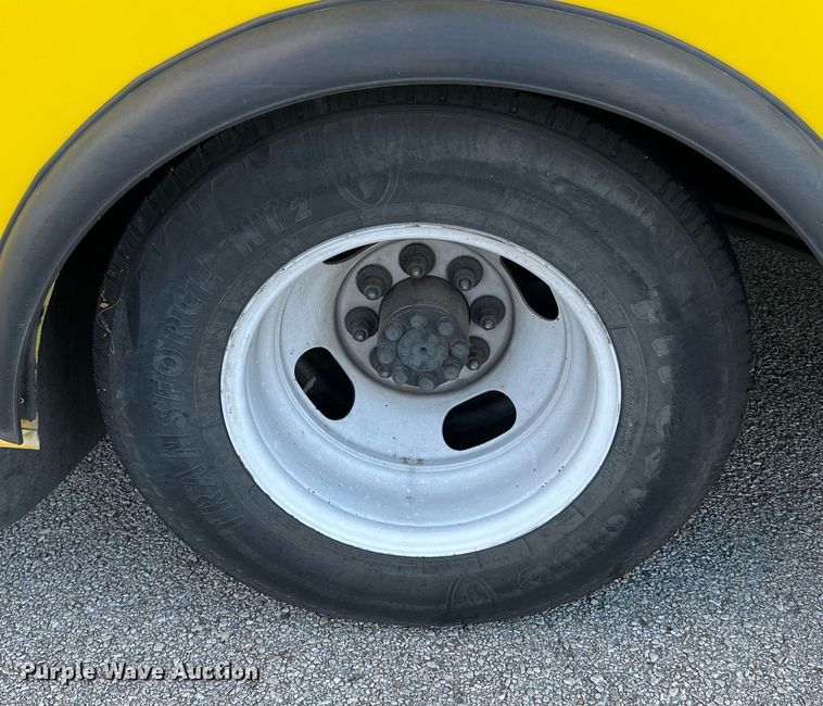 image for item LF9497 2017 Chevrolet Express  shuttle bus