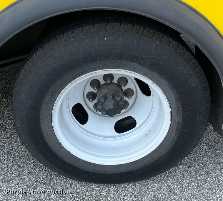 image for item LF9497 2017 Chevrolet Express  shuttle bus