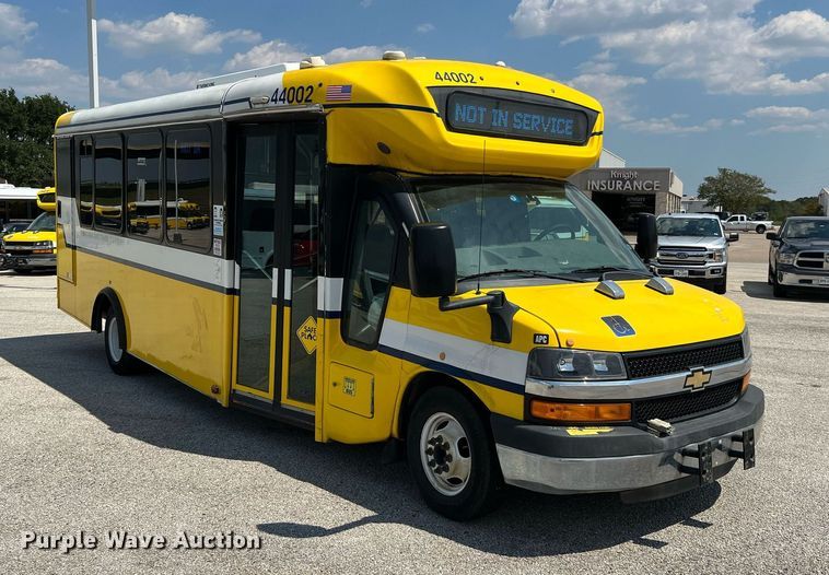 image for item LF9498 2016 Chevrolet Express  shuttle bus