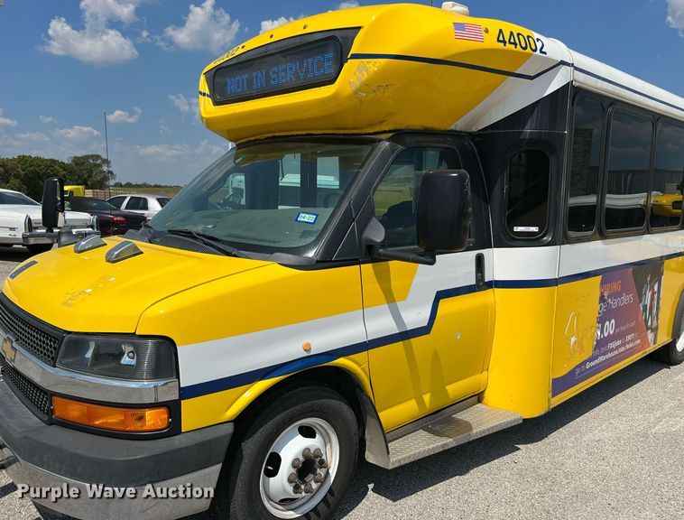 image for item LF9498 2016 Chevrolet Express  shuttle bus