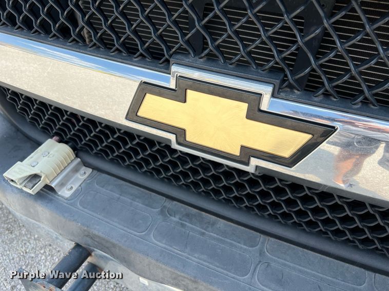 image for item LF9498 2016 Chevrolet Express  shuttle bus