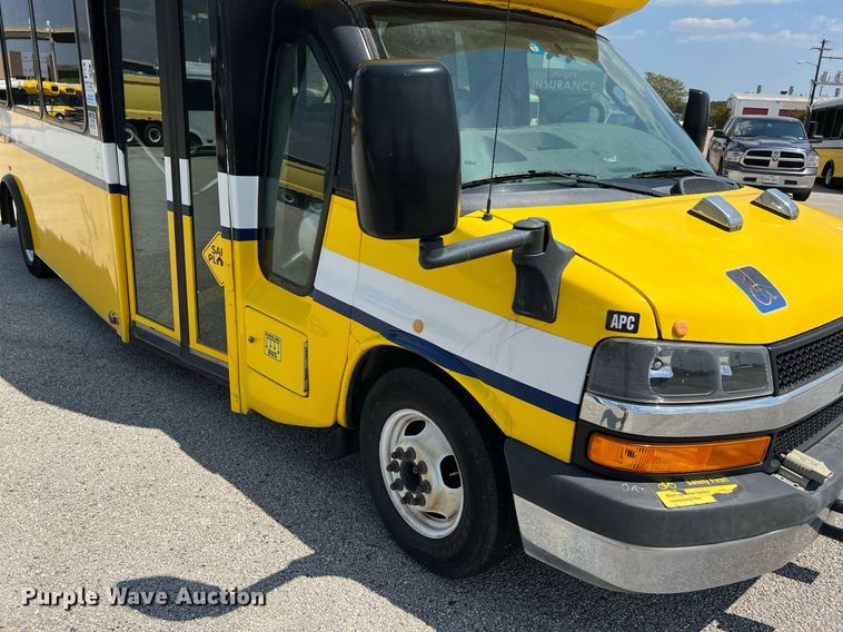 image for item LF9498 2016 Chevrolet Express  shuttle bus