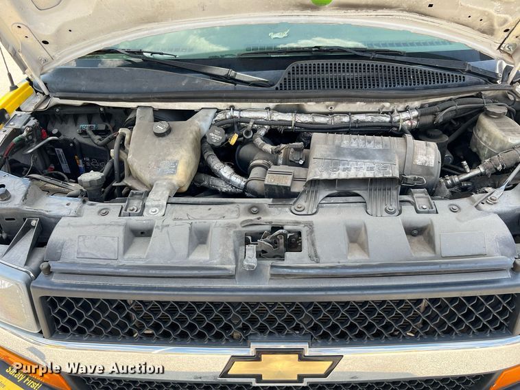 image for item LF9498 2016 Chevrolet Express  shuttle bus