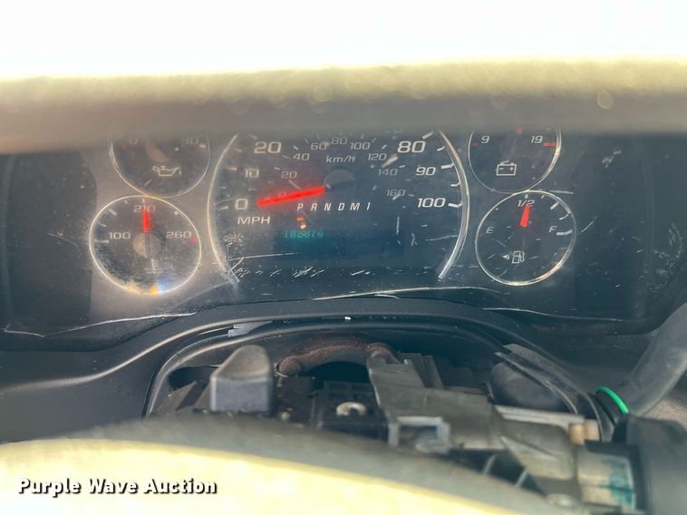 image for item LF9498 2016 Chevrolet Express  shuttle bus