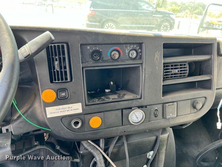 image for item LF9498 2016 Chevrolet Express  shuttle bus