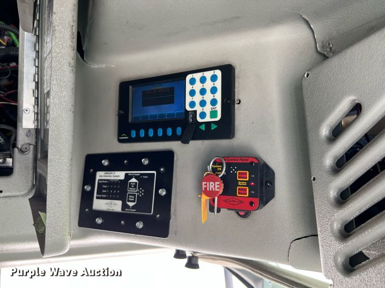 image for item LF9498 2016 Chevrolet Express  shuttle bus