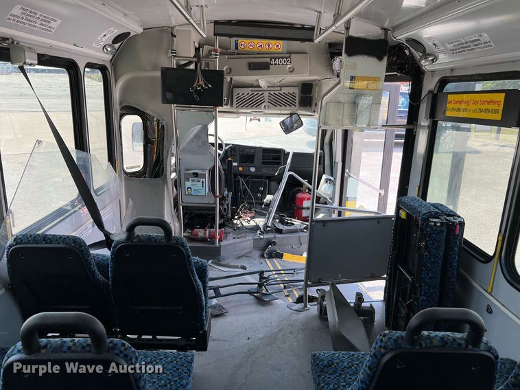 image for item LF9498 2016 Chevrolet Express  shuttle bus