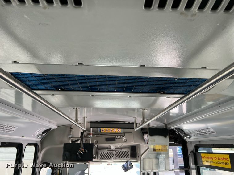 image for item LF9498 2016 Chevrolet Express  shuttle bus