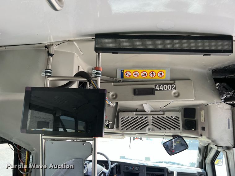 image for item LF9498 2016 Chevrolet Express  shuttle bus