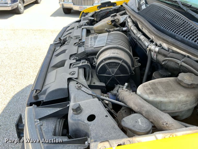 image for item LF9498 2016 Chevrolet Express  shuttle bus