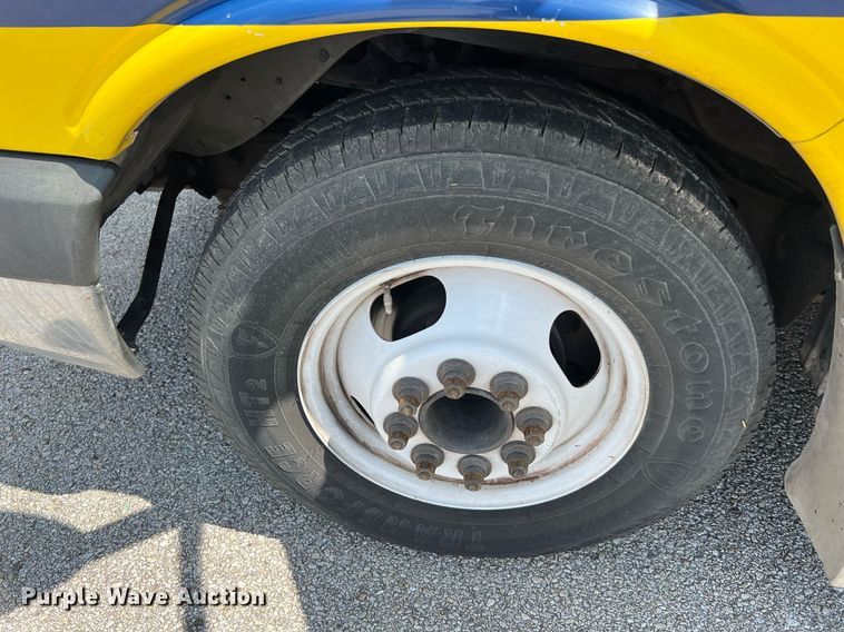 image for item LF9498 2016 Chevrolet Express  shuttle bus