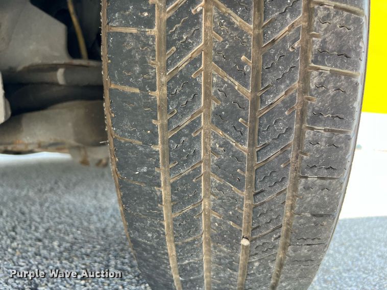 image for item LF9498 2016 Chevrolet Express  shuttle bus