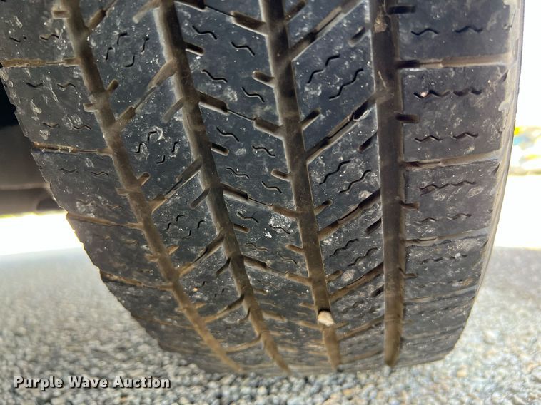 image for item LF9498 2016 Chevrolet Express  shuttle bus