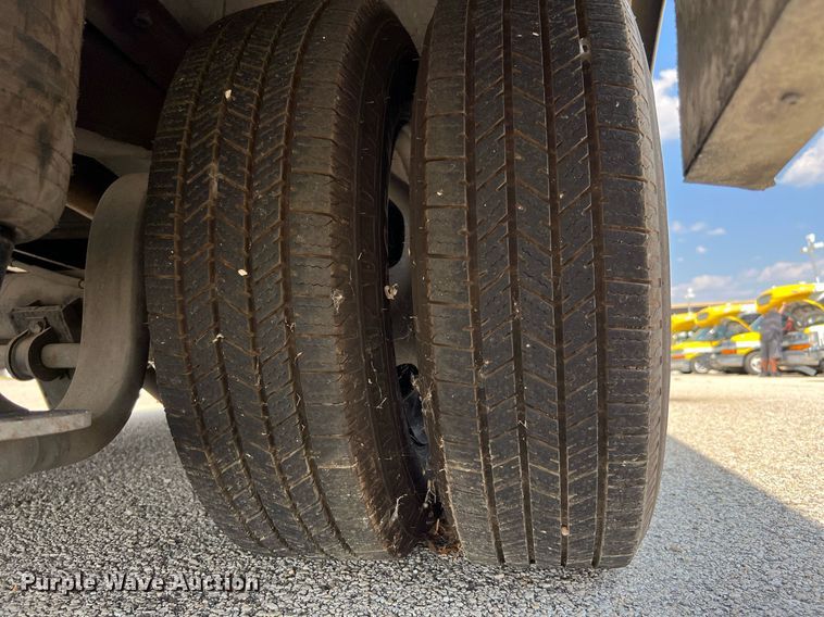 image for item LF9498 2016 Chevrolet Express  shuttle bus