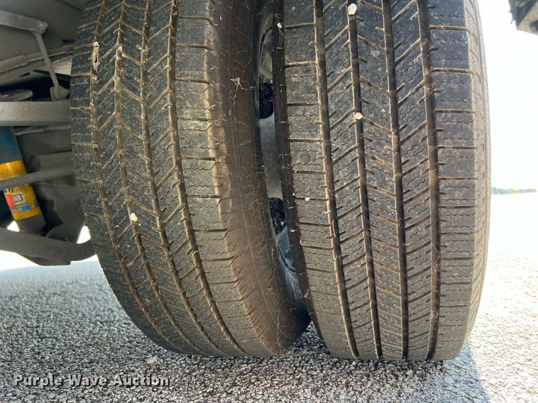 image for item LF9498 2016 Chevrolet Express  shuttle bus