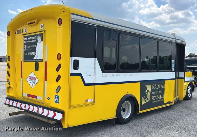 image for item LF9499 2016 Chevrolet Express  shuttle bus