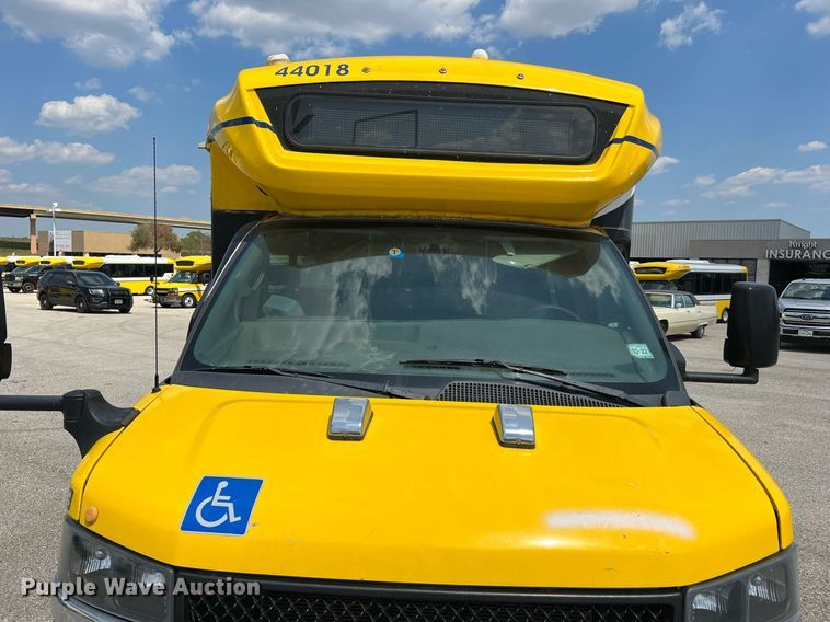 image for item LF9499 2016 Chevrolet Express  shuttle bus