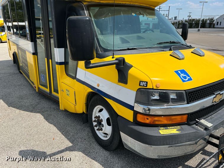 image for item LF9499 2016 Chevrolet Express  shuttle bus