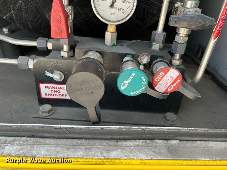 image for item LF9499 2016 Chevrolet Express  shuttle bus