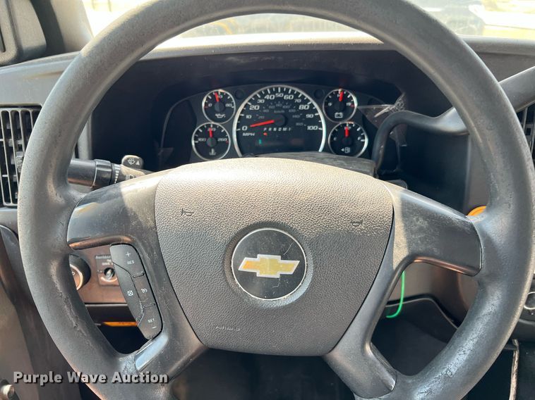 image for item LF9499 2016 Chevrolet Express  shuttle bus