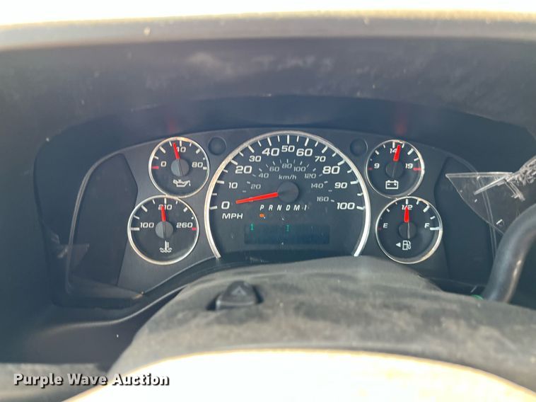 image for item LF9499 2016 Chevrolet Express  shuttle bus