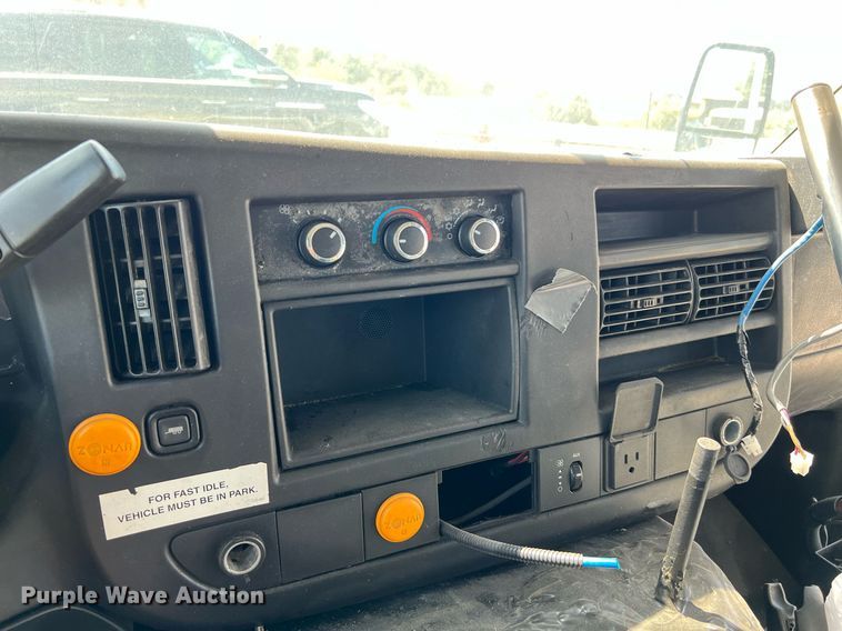 image for item LF9499 2016 Chevrolet Express  shuttle bus