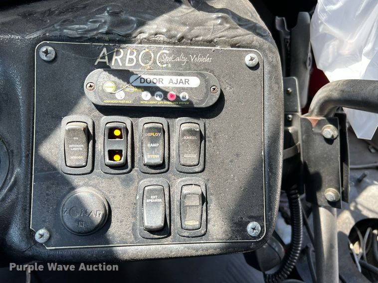 image for item LF9499 2016 Chevrolet Express  shuttle bus