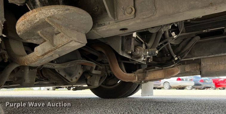 image for item LF9499 2016 Chevrolet Express  shuttle bus